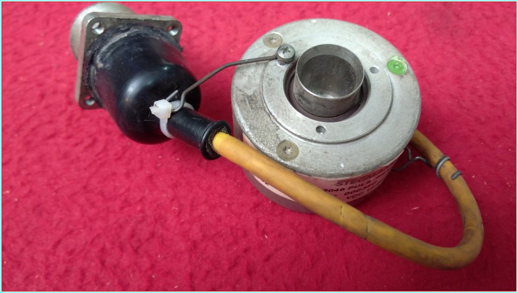 STEGMANN HG 660 ANK 2048 PULS/REV SN 5VU0T0K00N00-000350 VDC 12-30 ENCODER