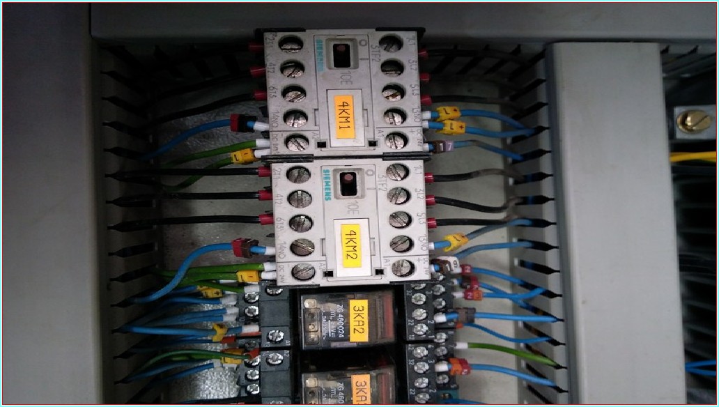 TELEMECANİQUE 1,5 KW TEPE LAMBALI PANOLU SÜRÜCÜ