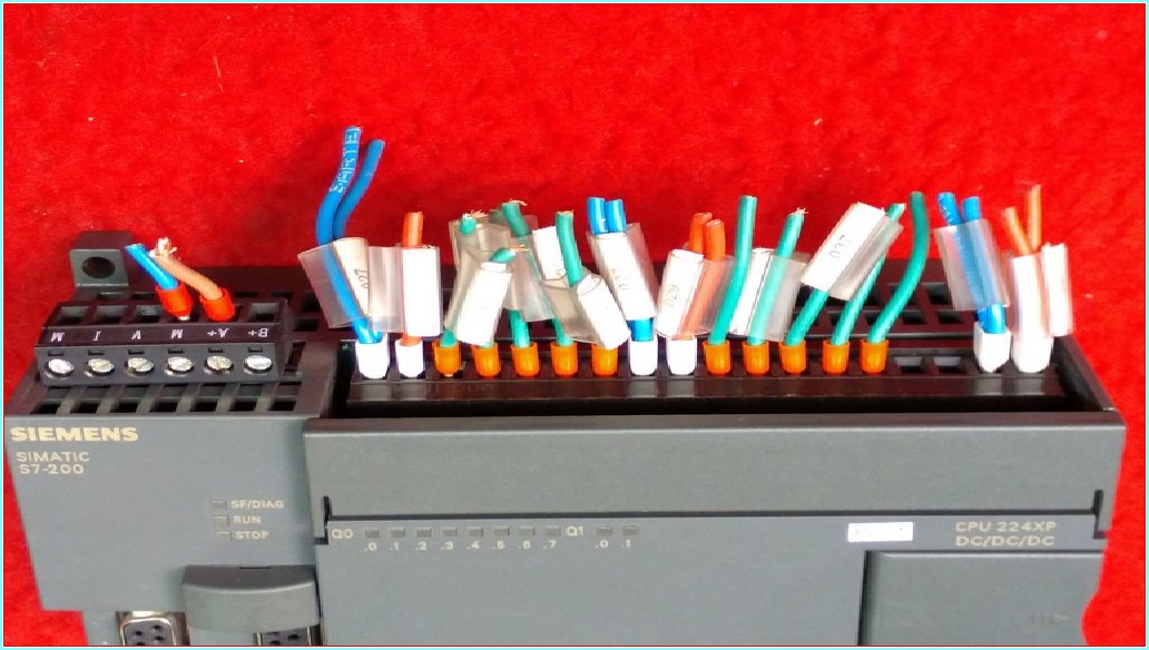 SIEMENS 6ES7 214-2AD23-0XB0 6ES7214-2AD23-0XB0 CPU 224XP DC-DC-DC SIMATIC S7-200 PLC