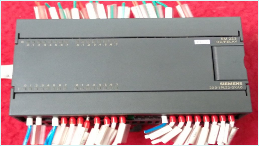 SIEMENS 6ES7 223-1PL22-0XA0 6ES7223-1PL22-0XA0 EM 223 DC-RELAY GENİŞLETME MODÜLÜ