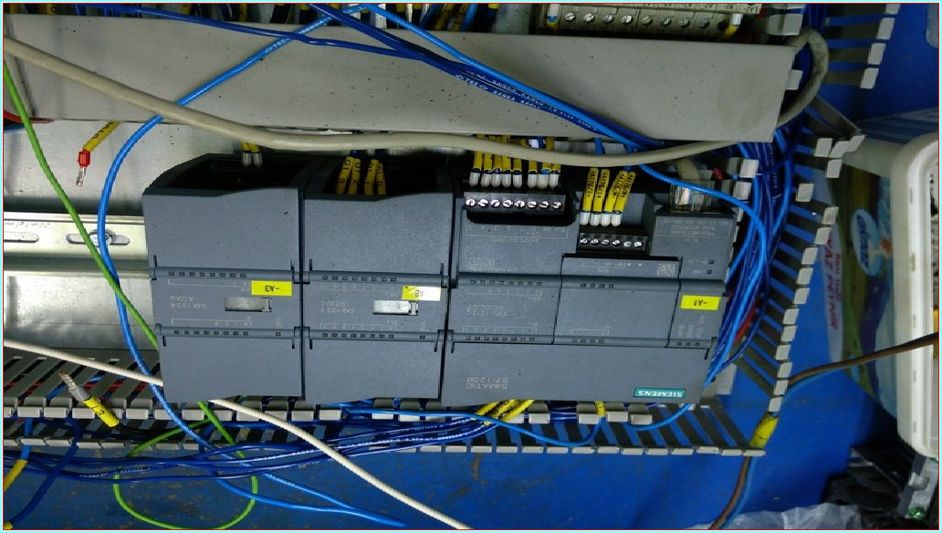 SIEMENS SIMATIC S7-1200 CPU 1212C DC-DC-DC 2 ADET EK MODÜL 1 ADET MEMORY KART 1 ADET HABERLEŞME MODÜLÜ TAM TAKIM PLC