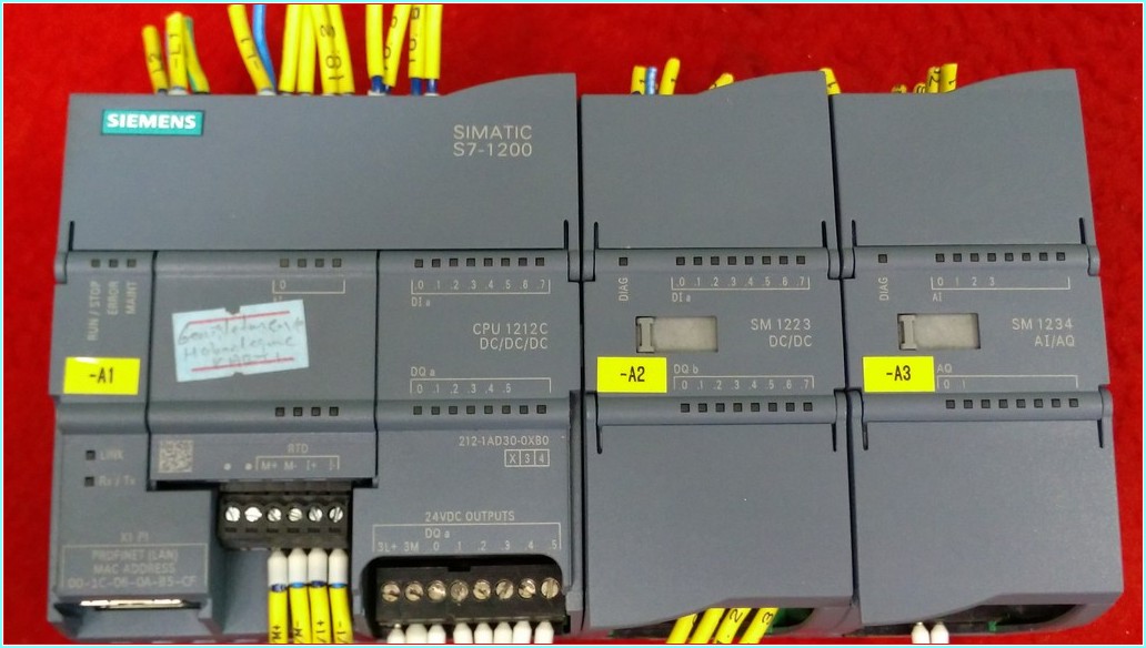 SIEMENS SIMATIC S7-1200 CPU 1212C DC-DC-DC 2 ADET EK MODÜL 1 ADET MEMORY KART 1 ADET HABERLEŞME MODÜLÜ TAM TAKIM PLC