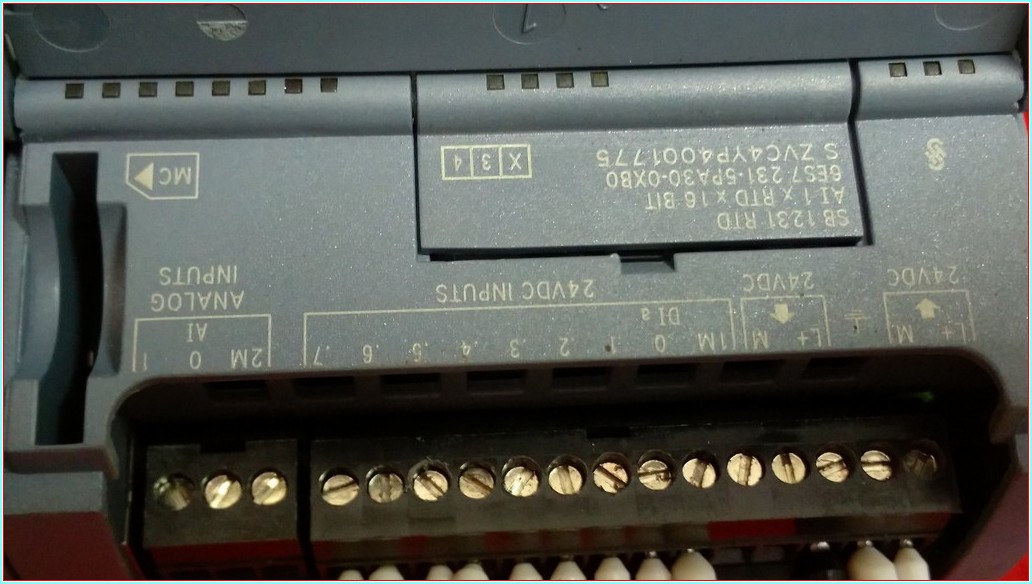 SIEMENS SIMATIC S7-1200 CPU 1212C DC-DC-DC 2 ADET EK MODÜL 1 ADET MEMORY KART 1 ADET HABERLEŞME MODÜLÜ TAM TAKIM PLC