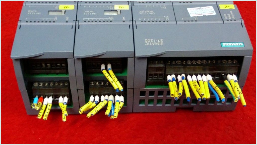 SIEMENS 6ES7 231-5PA30-0XB0 6ES7231-5PA30-0XB0 SIMATIC S7-1200  GENİŞLETME VE HABERLEŞME KARTI