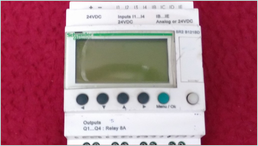 SCHNEİDER SR2 B121BD SR2B121BD ZELİO 24 VDC PLC