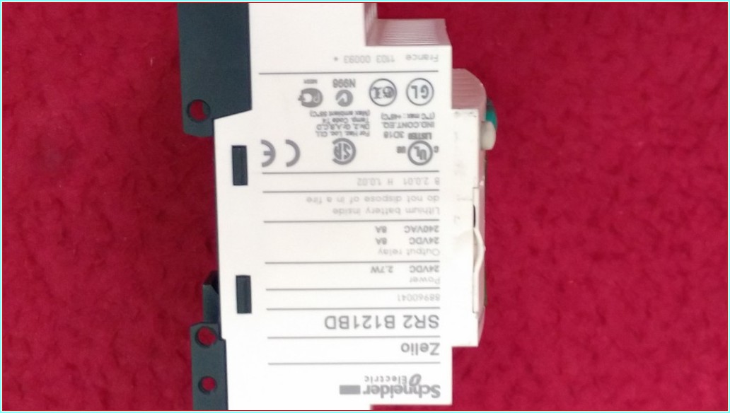SCHNEİDER SR2 B121BD SR2B121BD ZELİO 24 VDC PLC