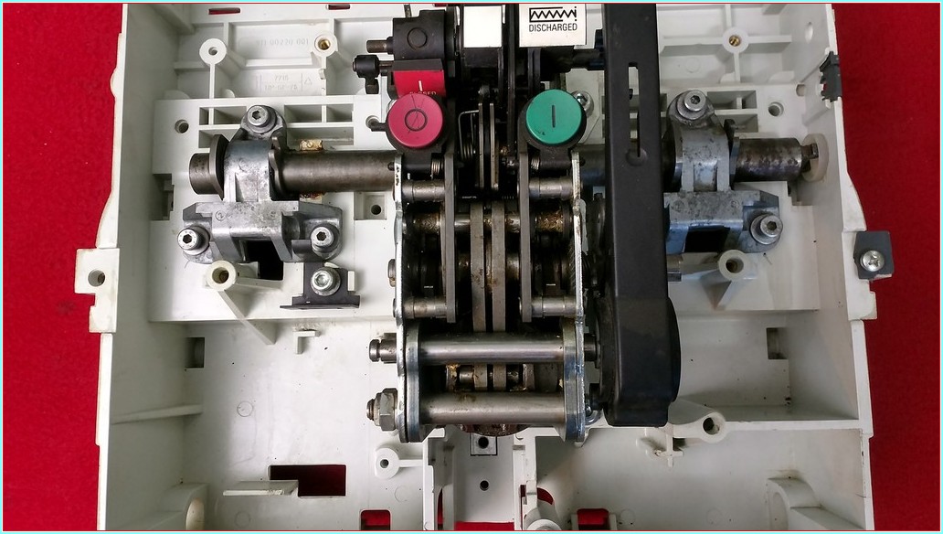 SIEMENS 3WL1225-2BB32-1AA2 2500A MASTERPACT VE MOTOR MAKANİZMASI VE AC KAPA BOBİNLER STOKLARIMIZDA