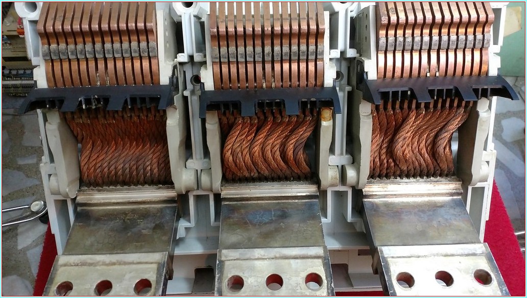 SIEMENS 3WL1225-2BB32-1AA2 2500A MASTERPACT VE MOTOR MAKANİZMASI VE AC KAPA BOBİNLER STOKLARIMIZDA