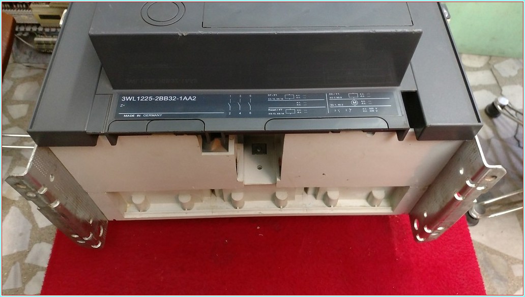 SIEMENS 3WL1225-2BB32-1AA2 2500A MASTERPACT VE MOTOR MAKANİZMASI VE AC KAPA BOBİNLER STOKLARIMIZDA