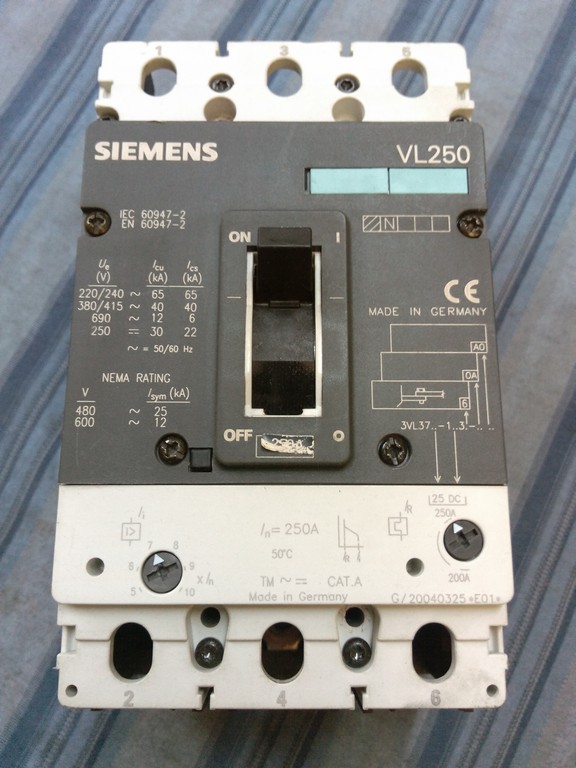 SIEMENS VL250 250A 3VL3725 TMŞ DEVRE KESİCİ ŞALTER VE AÇTIRMA BOBİNİ BULUNUR