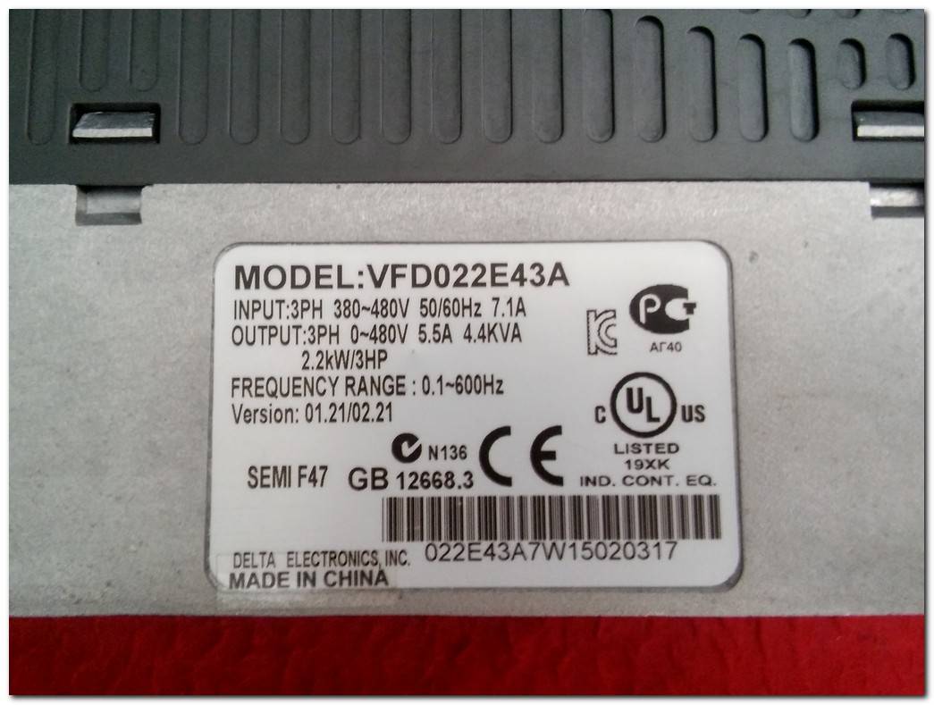 DELTA VFD022E43A  2,2KW 3HP INPUT 380V AĞIR ŞART SÜRÜCÜ