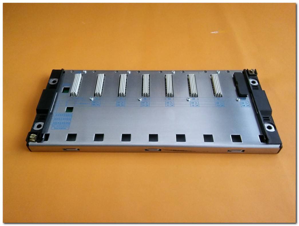 SCHNEİDER TSXRKY8 8 SLOT CHASSIS MODICON PREMIUM RACK PLC MONTAJ ÇERÇEVESİ