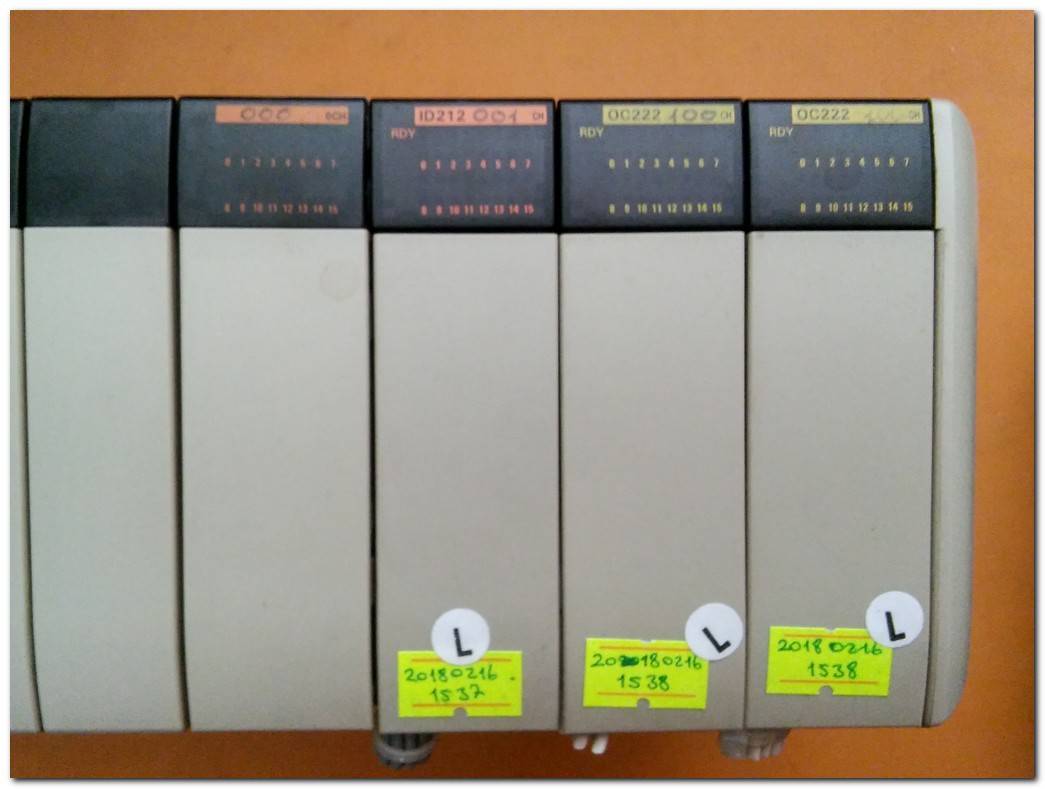 OMRON CQM1H-CPU21 PROGRAMMABLE CONTROLLER CPU UNIT PLC 