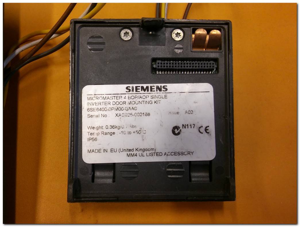 SIEMENS 6SE6400-0PM00-0AA0 VE SIEMENS SÜRÜCÜ KEYPAD TAŞIMA APARATI KOMPLE TAKIM