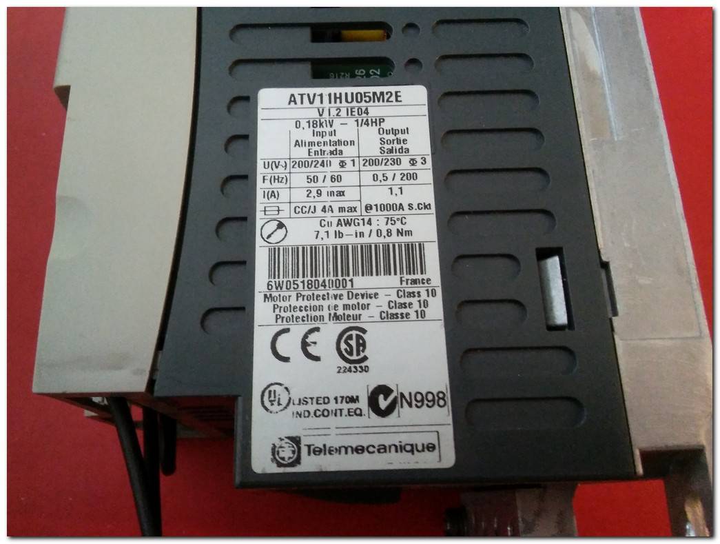 TELEMECANIQUE ATV11HU05M2E ALTİVAR 11 ATV11 0,18KW SÜRÜCÜ
