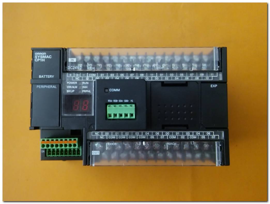 OMRON CP1H-XA40DT1-D SYSMAC CP1H VE OMRON CP1W-CIF12 COMM TAKIM