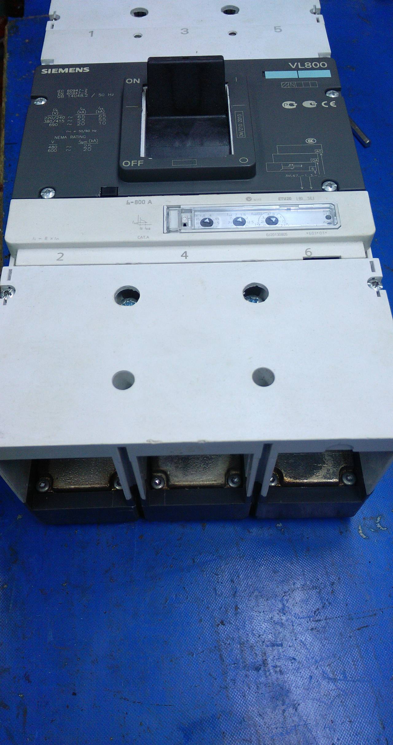 SIEMENS 3VL9680-6AE30 3VL9680-6SE30 3VL800 800A TMŞ VL800 800 AMPER DEVRE KESİCİ KOMPAKT ŞALTER