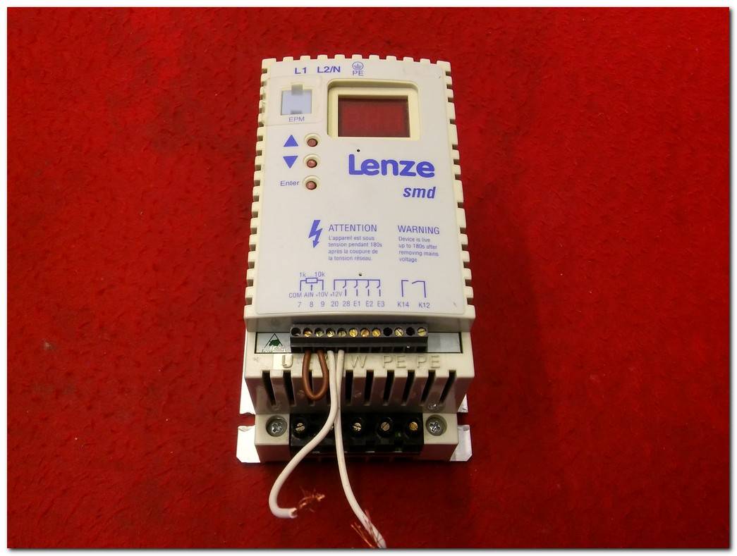LENZE ESMD251X2SFA SMD 0,25KW SÜRÜCÜ