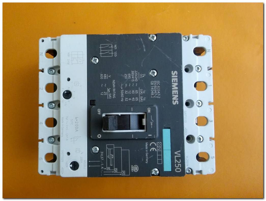 SIEMENS VL250 200A 4 KUTUPLU TMŞ 3VL3725-1AA46-0AA0 KOMPAKT ŞALTER