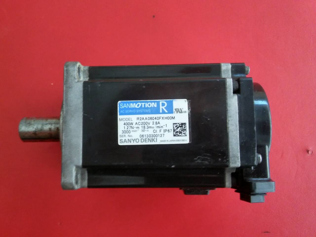 SANMOTION RS1A03AAWFF 5,2A SANMOTION R2AA06040FXH00M 400W SERVO SÜRÜCÜ VE SERVO MOTOR TAKIM