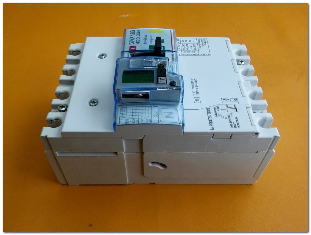 LEGRAND DPX3 160 420 034 80A 4 KUTUPLU TMŞ DPX3 160 4P KAÇAK AKIMLI KOMPAKT ŞALTER