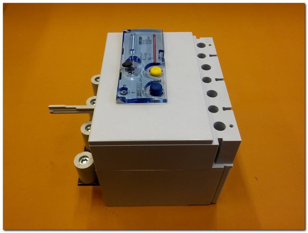LEGRAND DPX250 260 55 026055 1 DPX 260 55 250A SIFIR KUTULU TMŞ BL 8034438 ELEKTRONİK DİFERANSİYEL ALT MONTAJ BLOĞU
