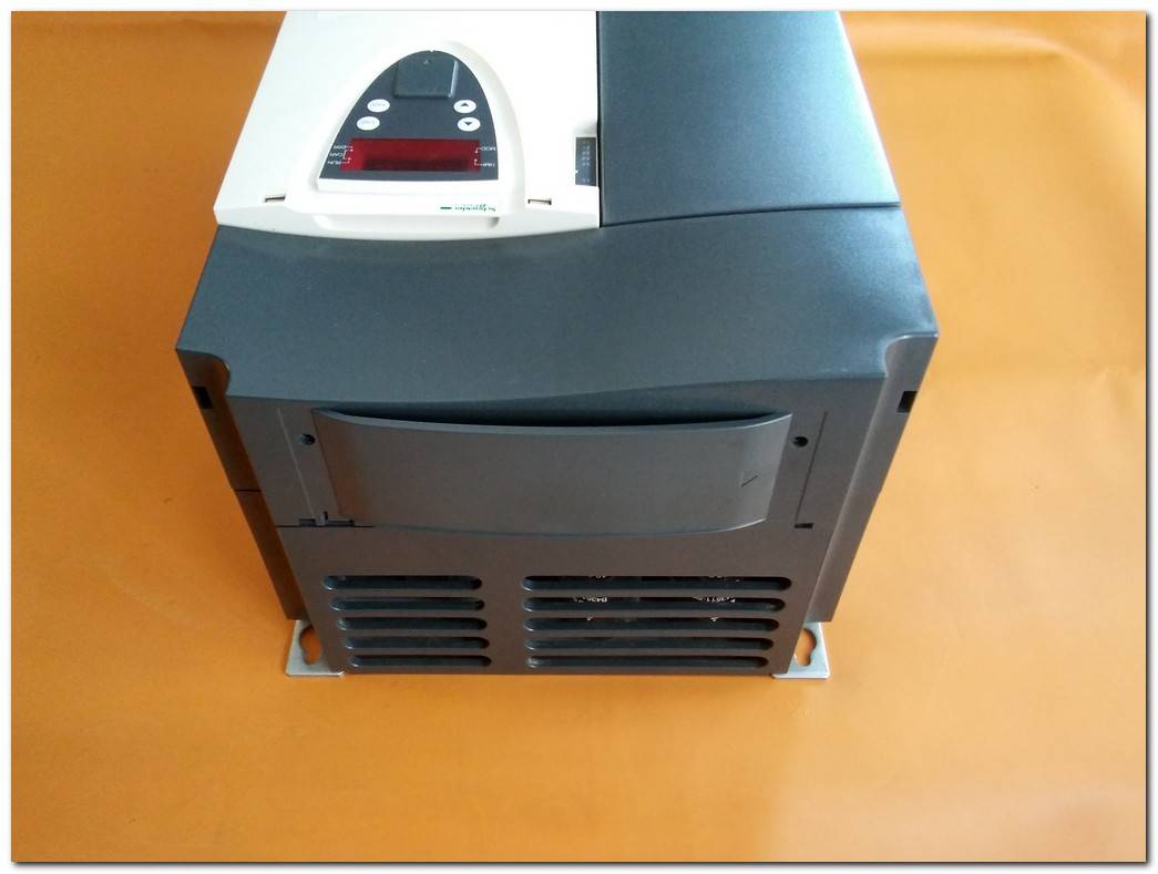 SCHNEİDER ATV71HD18N4Z ATV71HD18N4 18.5KW ALTİVAR 71 ATV71 18,5 KW INVERTER DRIVE