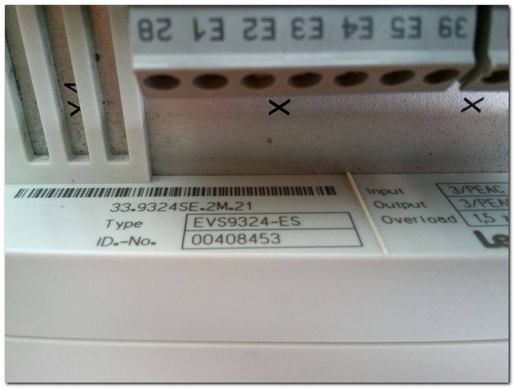 LENZE EVS9324-ES EVS9324 3KW SERVO SÜRÜCÜ 3 KW SERVO INVERTER