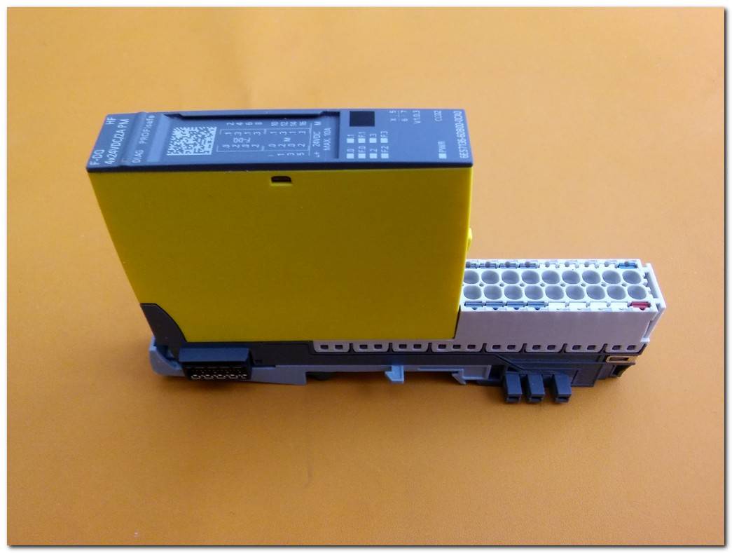 SIEMENS 6ES7 193-6BP00-0DA0 S C-L9B02112 SIMATIC ET 200SP PLC TERMİNALİ