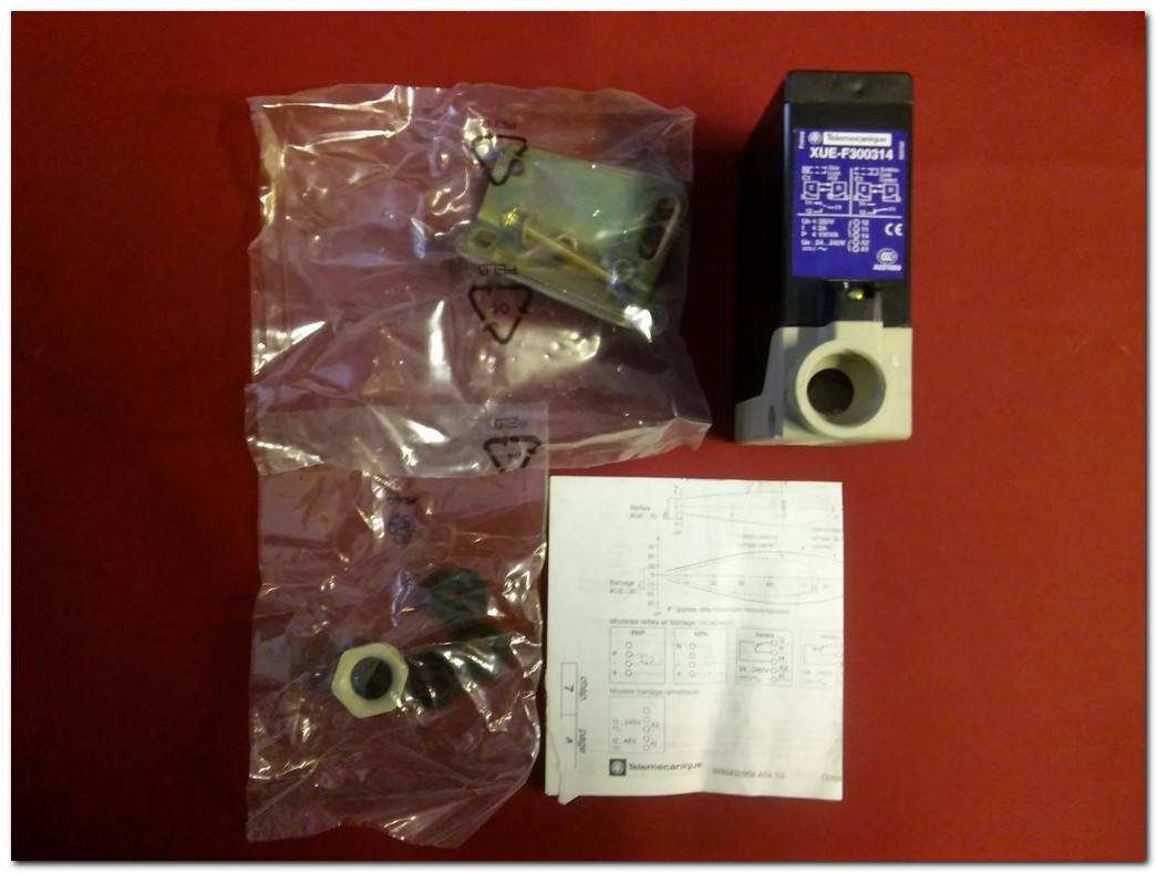 TELEMECANİQUE XUE-F300314 SCHNEİDER SENSÖR FOTO ELEKTRİK DEDEKTÖRÜ 2A 24-240VAC