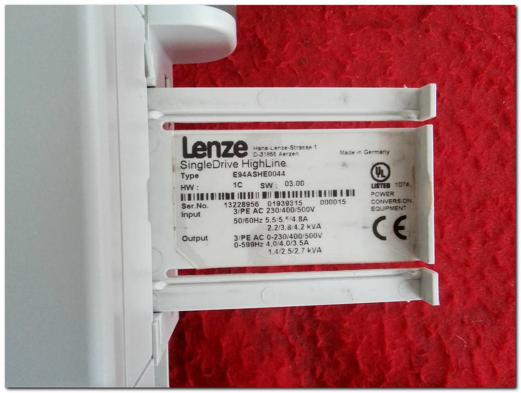 LENZE E94ASHE0044 SİNGLE DRİVE HİGH LİNE E94ASHE0044B22NNNN 1,5KW SERVO SÜRÜCÜ
