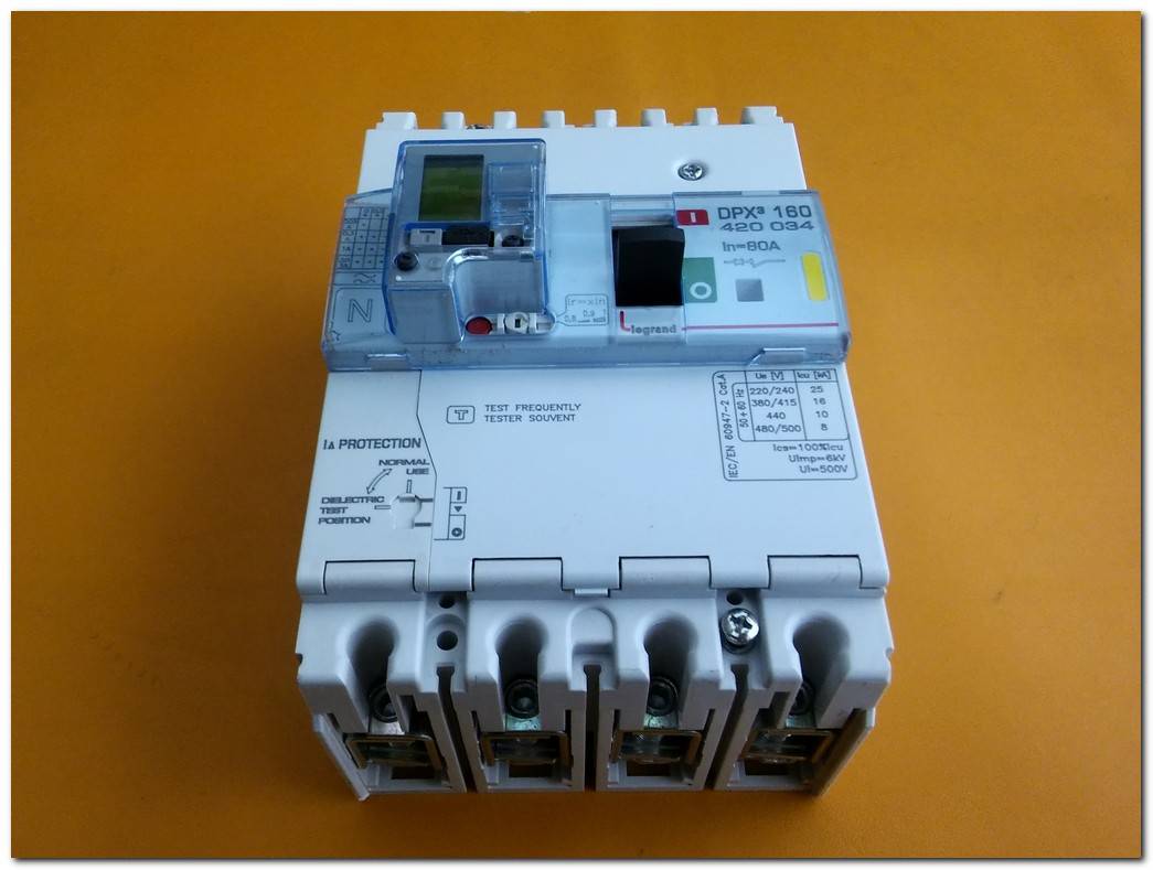LEGRAND DPX3 160 420 034 80A 4 KUTUPLU TMŞ DPX3 160 4P KAÇAK AKIMLI KOMPAKT ŞALTER