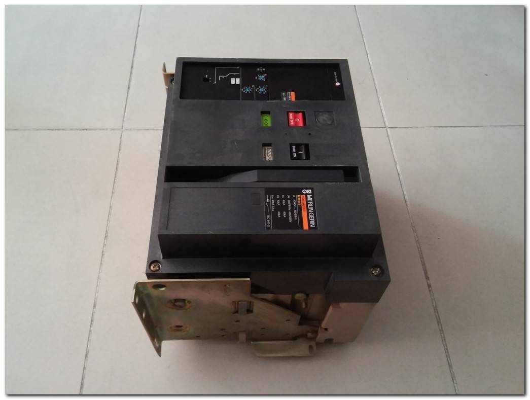 MERLİN GERİN M16 N1 M16 H1 M12 N1 1600A VE 1250A  MOTORLU MASTERPACT STR 28 D STR 38 S M16N1 M16H1 CİRCUİT BREAKER