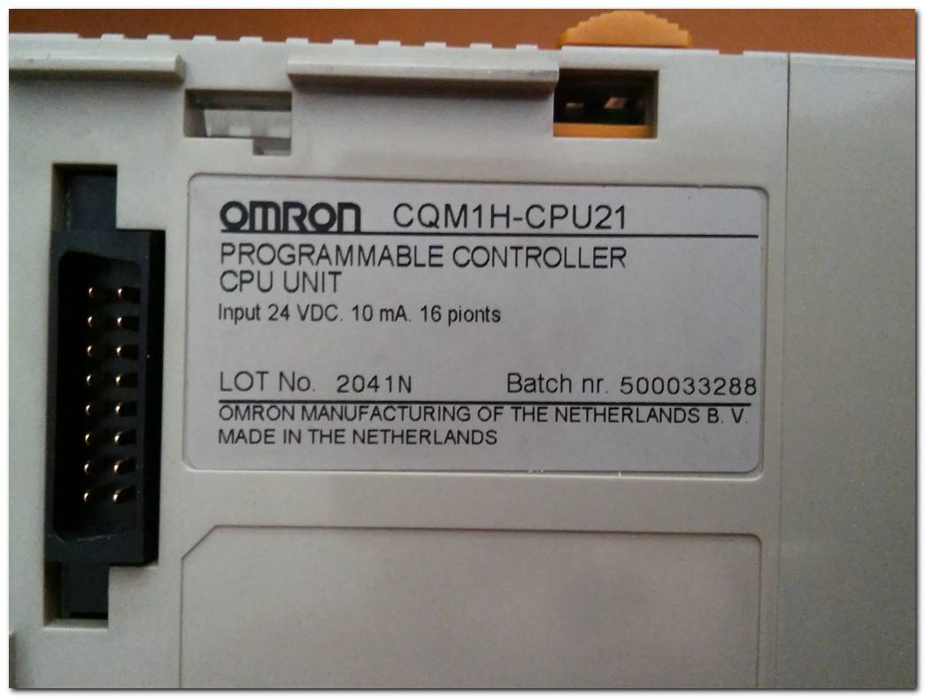 OMRON CQM1H-CPU21 PROGRAMMABLE CONTROLLER CPU UNIT PLC 