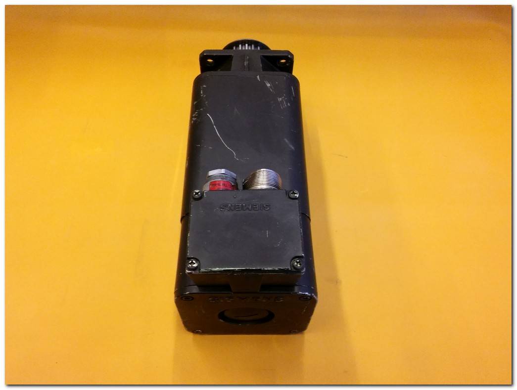 SIEMENS 1FT5064-0AF01-9-Z 18W SERVO MOTOR