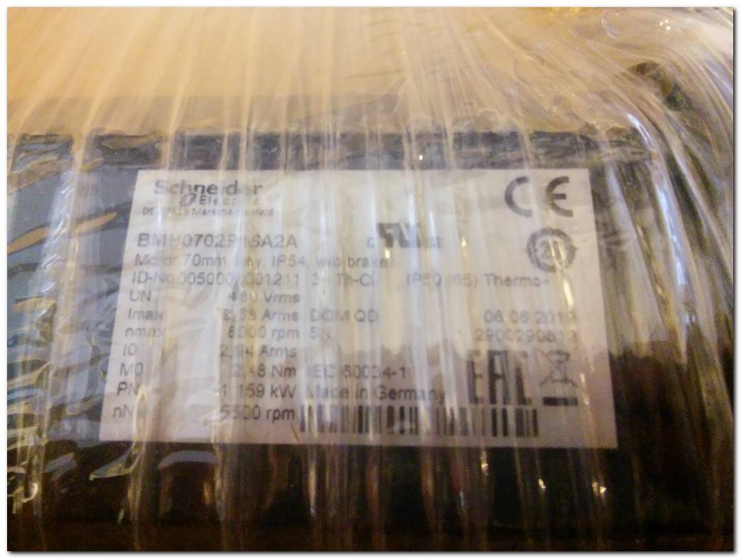 SCHNEİDER BMH0702P16A2A SERVO MOTOR SIFIR KUTULU