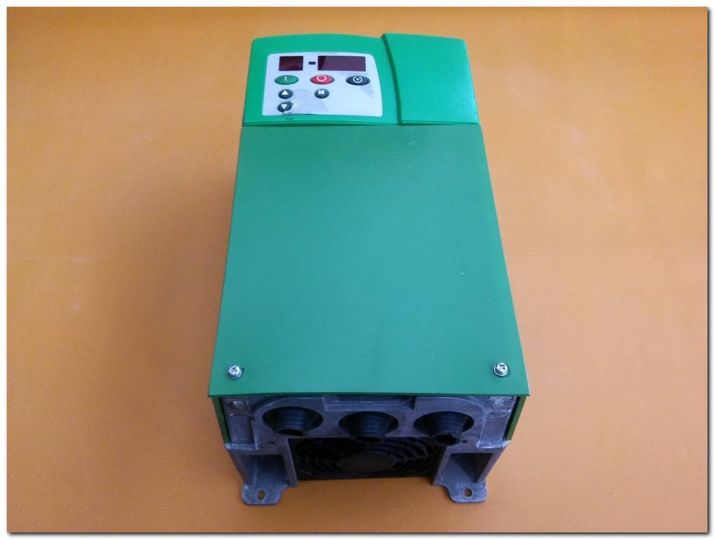 CONTROL TECHNIQUE SE 23400400 SE5.5T 4KW COMMERDER SE SÜRÜCÜ 4 KW INVERTER