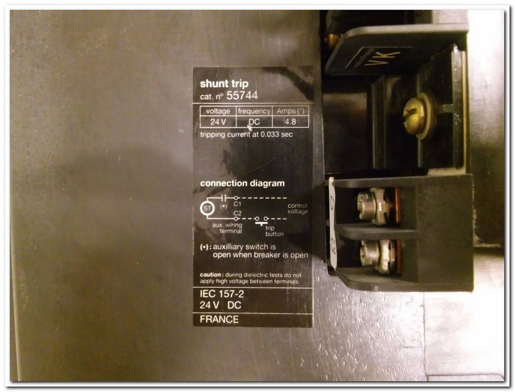 MERLİN GERİN CM1600HE IEC-VDE-BS 1600A COMPACT CIRCUİT BREAKER DEVRE KESİCİ 1600A AÇTIRMA BOBİNLİ TMŞ