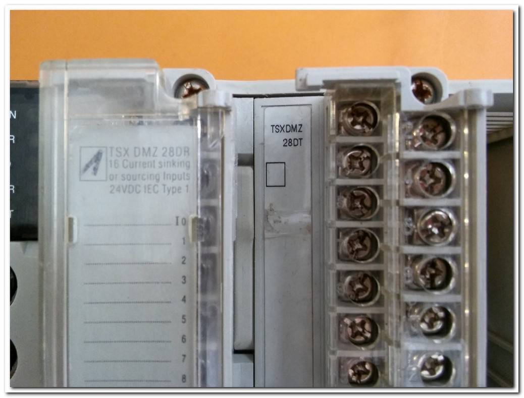 TELEMECANIQUE TSXDMZ28DT INPUT OUTPUT MODULE MODİCON TSX MİCRO GİRİŞ ÇIKIŞ MODÜLÜ