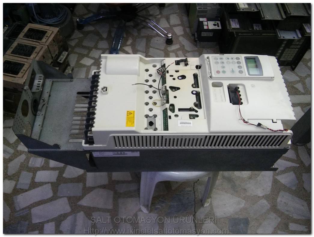 ABB ACS800-01-0050-3+D150+K458 ACS800-01-0050-3 86A 45 KW SÜRÜCÜ