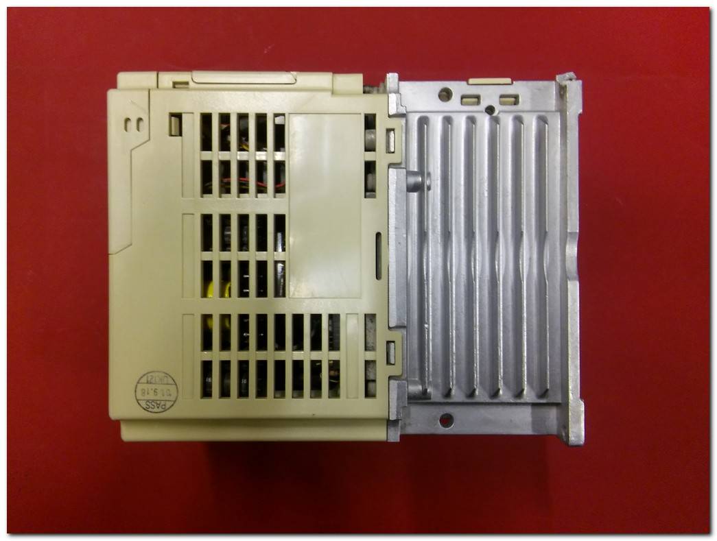 OMRON 3G3MV-A4015 3G3MV A4015 3G3MVA4015 3.7 KVA INPUT 380-460V 1.5 KW SÜRÜCÜ