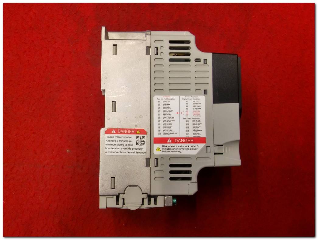 ALLEN-BRADLEY 22F-A4P2N113 SERIES A POWERFLEX 4M 0,75KW SÜRÜCÜ