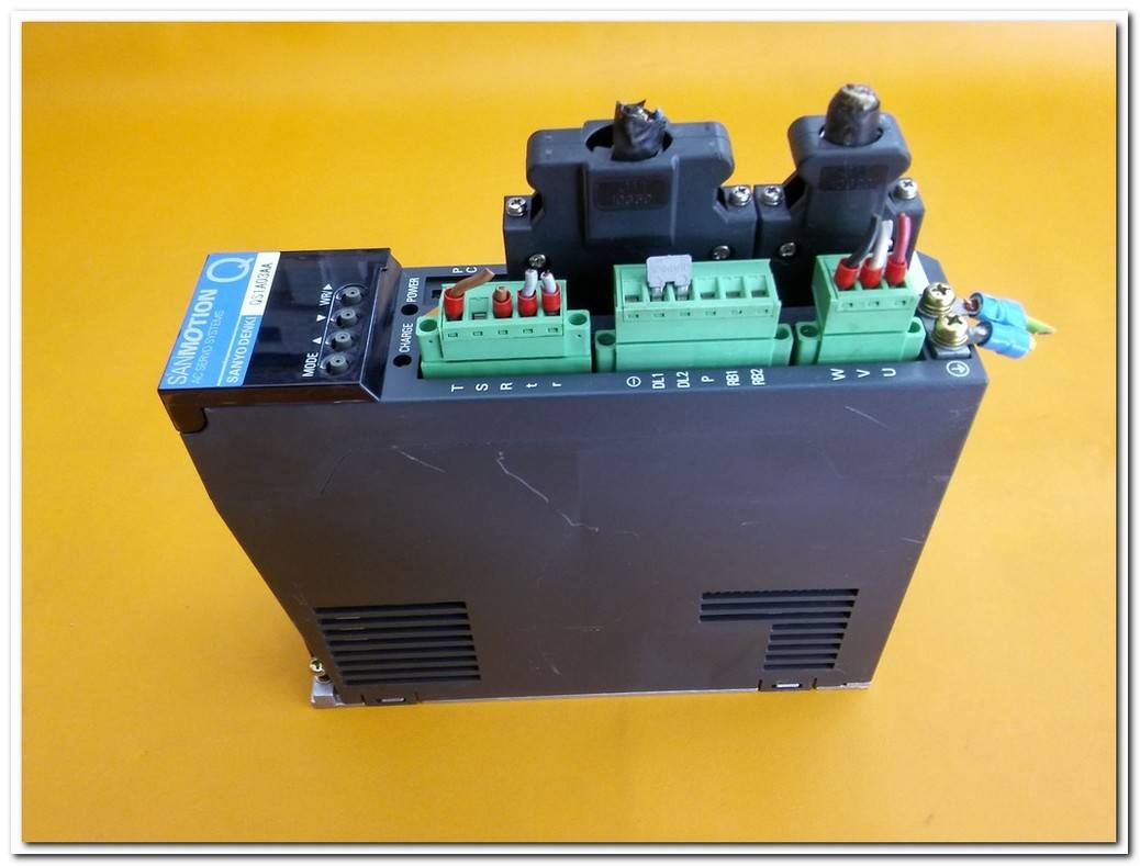 SANMOTION QS1A03AA AC SERVO SYSTEMS SANYO DENKI AC SORVO DRIVE 5.2A SÜRÜCÜ QS1A01AA