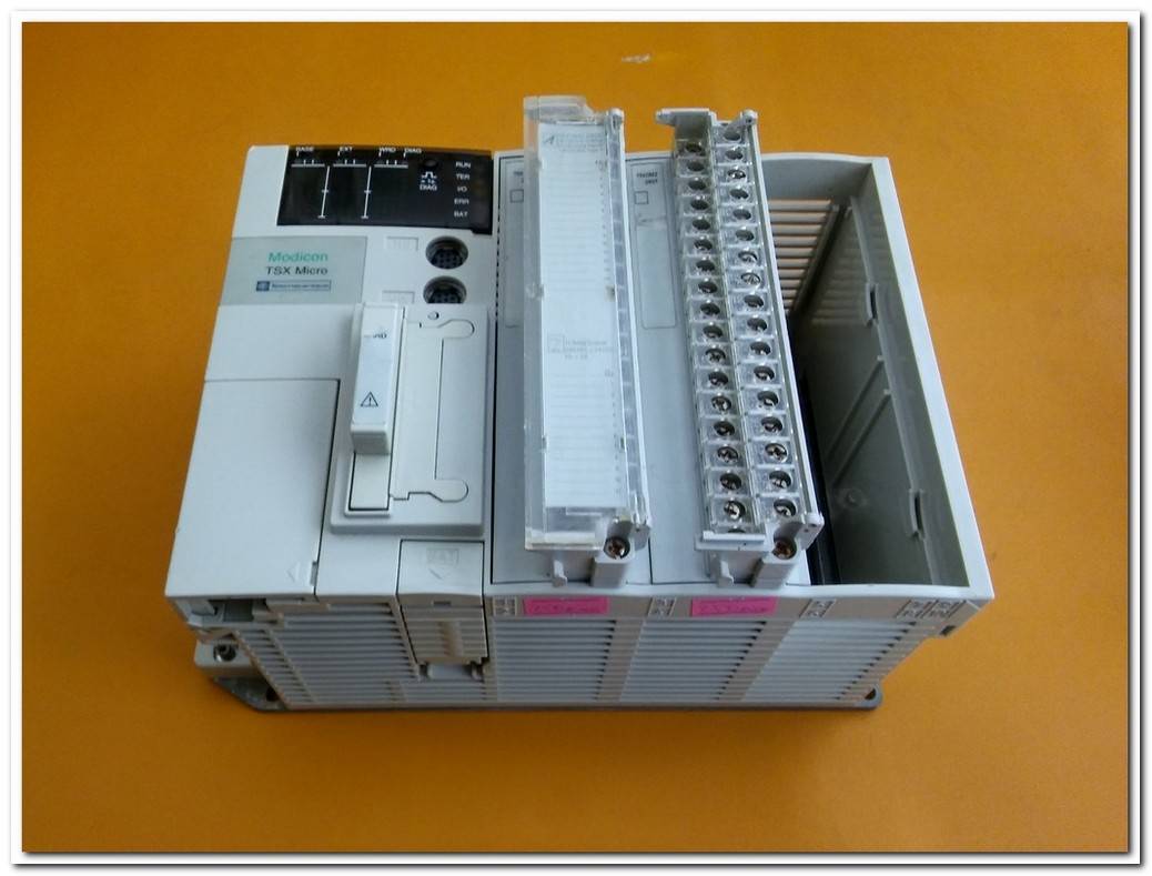 TELEMECANIQUE TSXDMZ28DT INPUT OUTPUT MODULE MODİCON TSX MİCRO GİRİŞ ÇIKIŞ MODÜLÜ