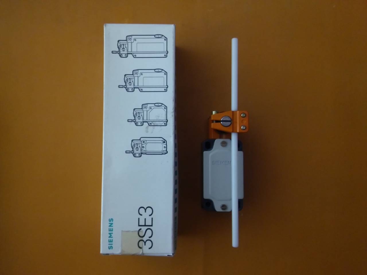 SIEMENS 3SE3 3SE3 120-1Q VDE 0660 IEC 947-5-1 SIFIR KUTULU LİMİT SWİTCH