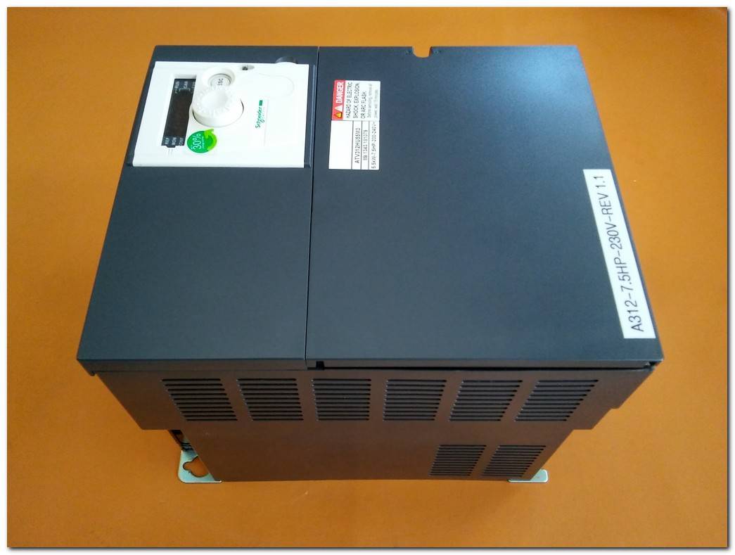 SCHNEİDER ATV312HU55M3 5,5KW ALTİVAR 312 ATV312 5,5 KW SÜRÜCÜ