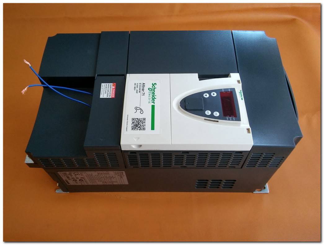 SCHNEİDER ATV71HD18N4Z ATV71HD18N4 18.5KW ALTİVAR 71 ATV71 18,5 KW INVERTER DRIVE