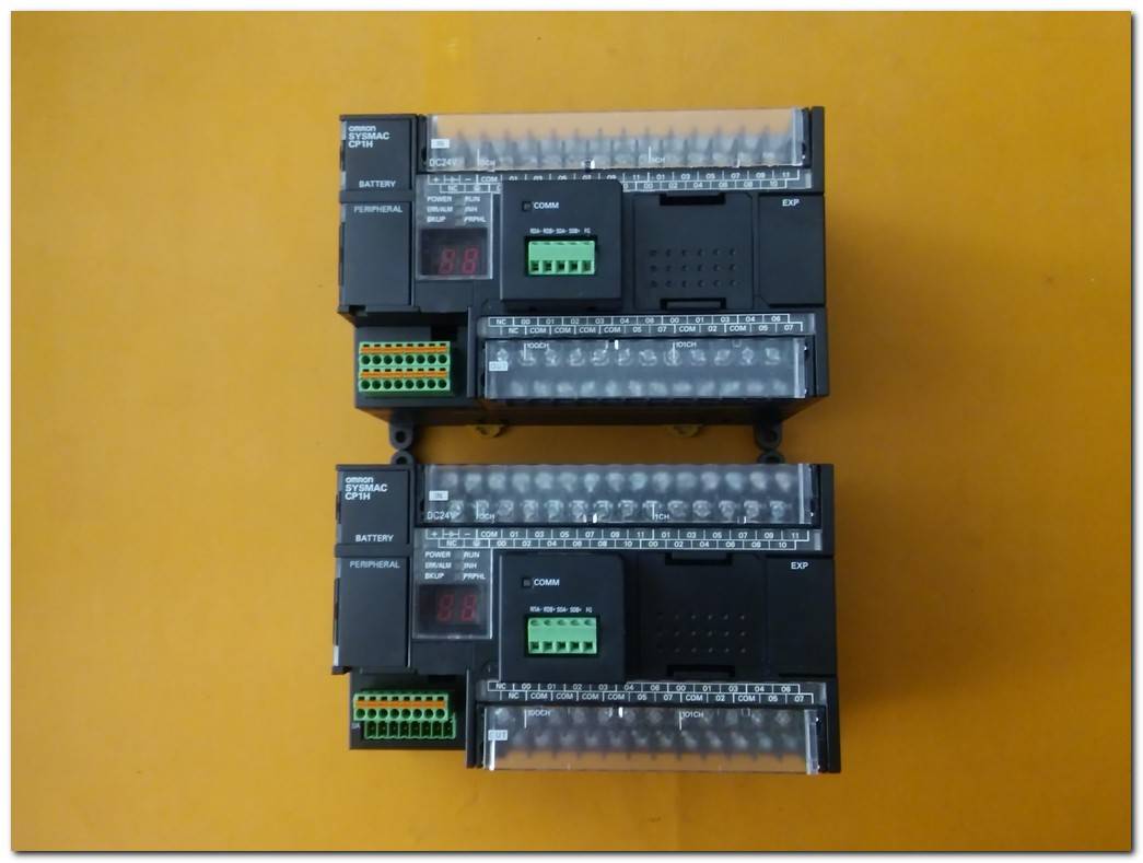 OMRON CP1H-XA40DT1-D SYSMAC CP1H VE OMRON CP1W-CIF12 COMM TAKIM