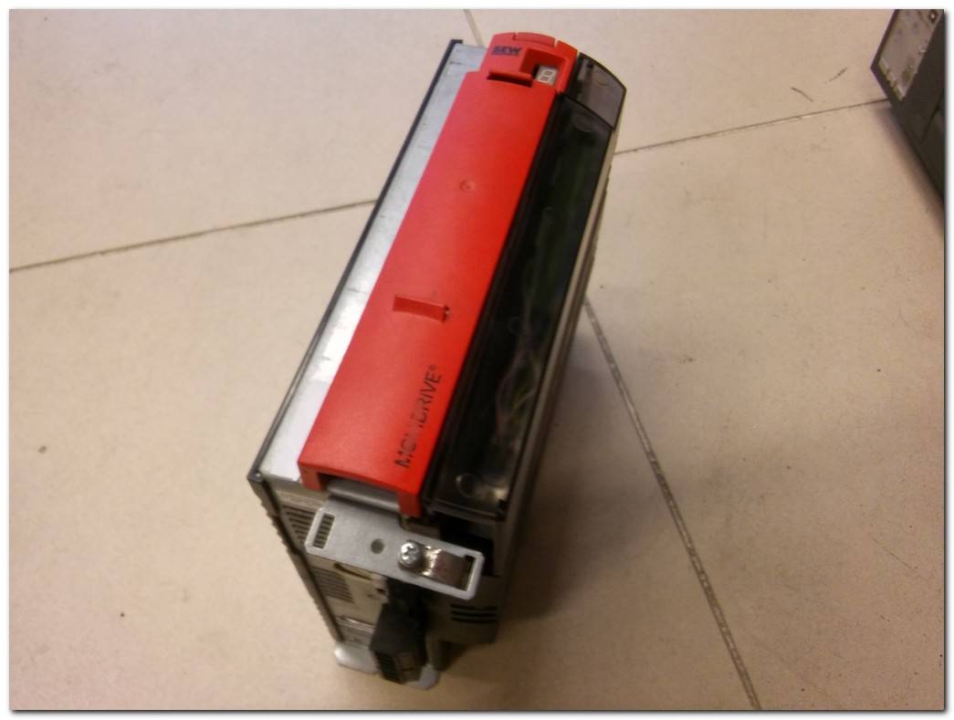 SEW MDX61B0014-5A3-4-00 1,5KVA SERVO SÜRÜCÜ INVERTER DRIVER