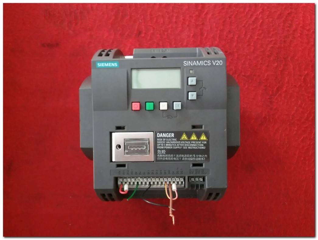 SIEMENS 6SL3210-5BB21-5UV0 SINAMICS V20 1,5KW SÜRÜCÜ